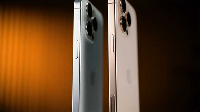 TrÃªn tay iPhone 16 Pro Max mÃ u Titan sa máº¡c, so nhanh vá»›i iPhone 15 Pro Max
