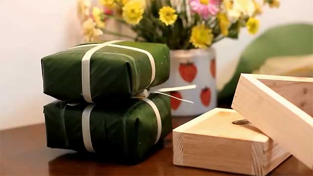 Hướng dẫn gói bánh chưng bằng khuôn thông minh